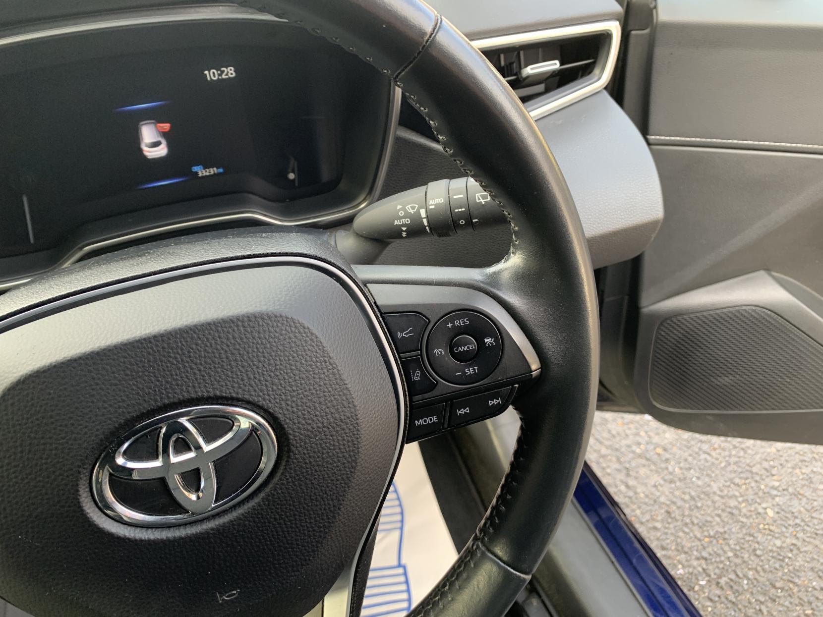 Toyota Corolla 1.8 VVT-h Design Touring Sports 5dr Petrol Hybrid CVT Euro 6 (s/s) (140 ps)