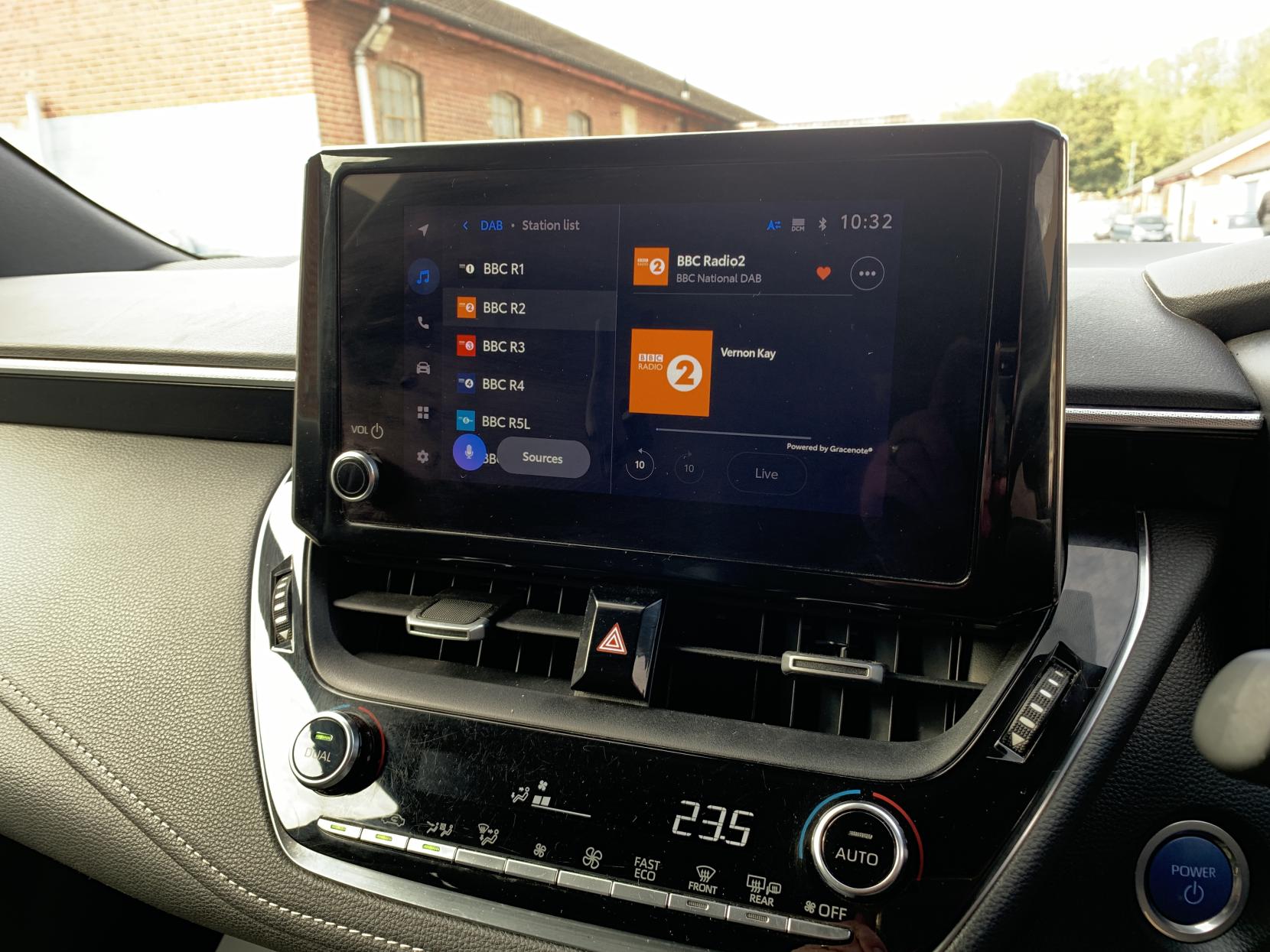 Toyota Corolla 1.8 VVT-h Design Touring Sports 5dr Petrol Hybrid CVT Euro 6 (s/s) (140 ps)