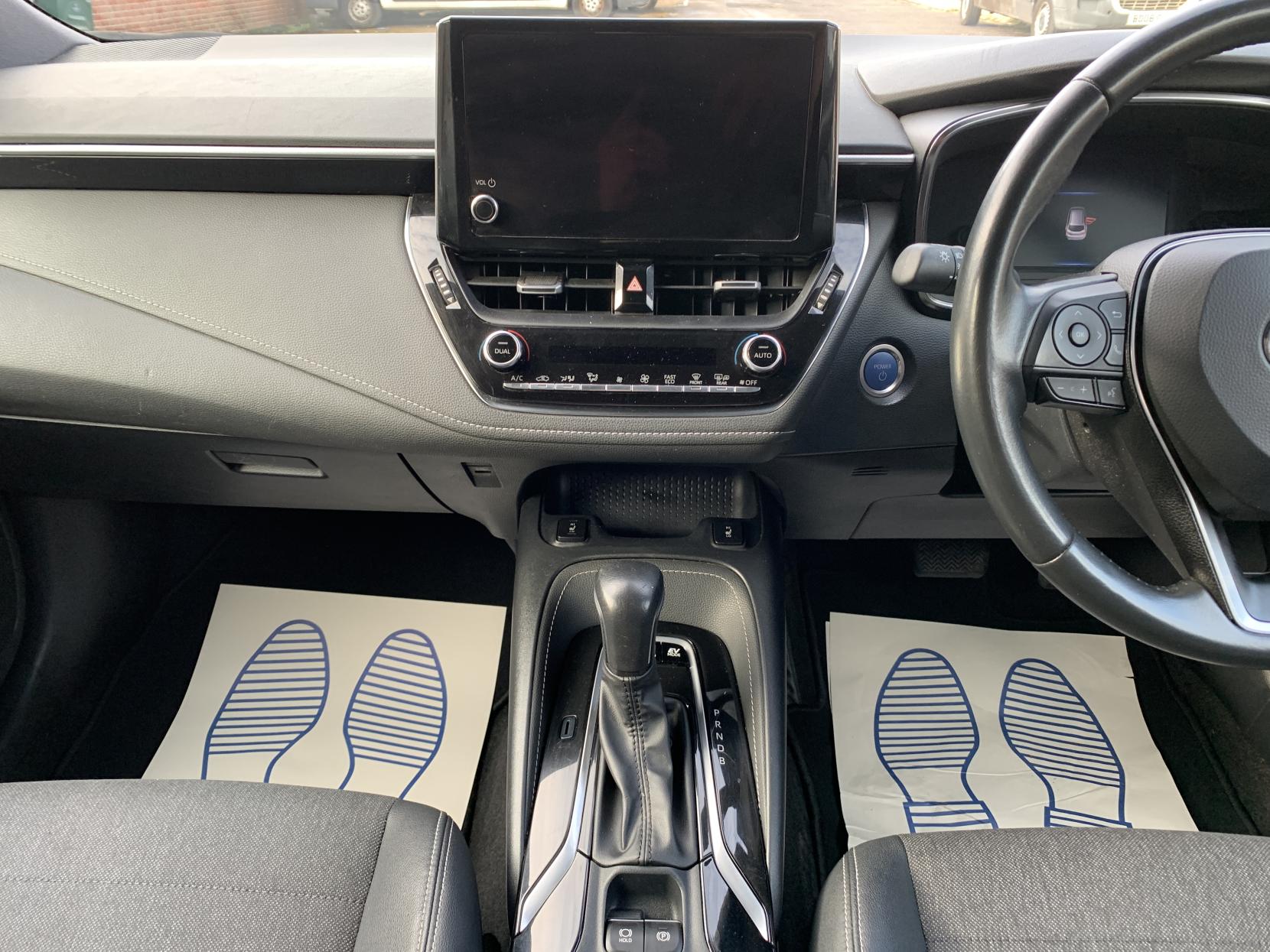 Toyota Corolla 1.8 VVT-h Design Touring Sports 5dr Petrol Hybrid CVT Euro 6 (s/s) (140 ps)