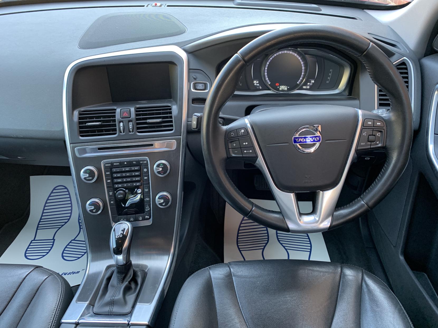 Volvo XC60 2.4 D5 SE Lux Nav SUV 5dr Diesel Auto AWD Euro 6 (s/s) (220 ps)