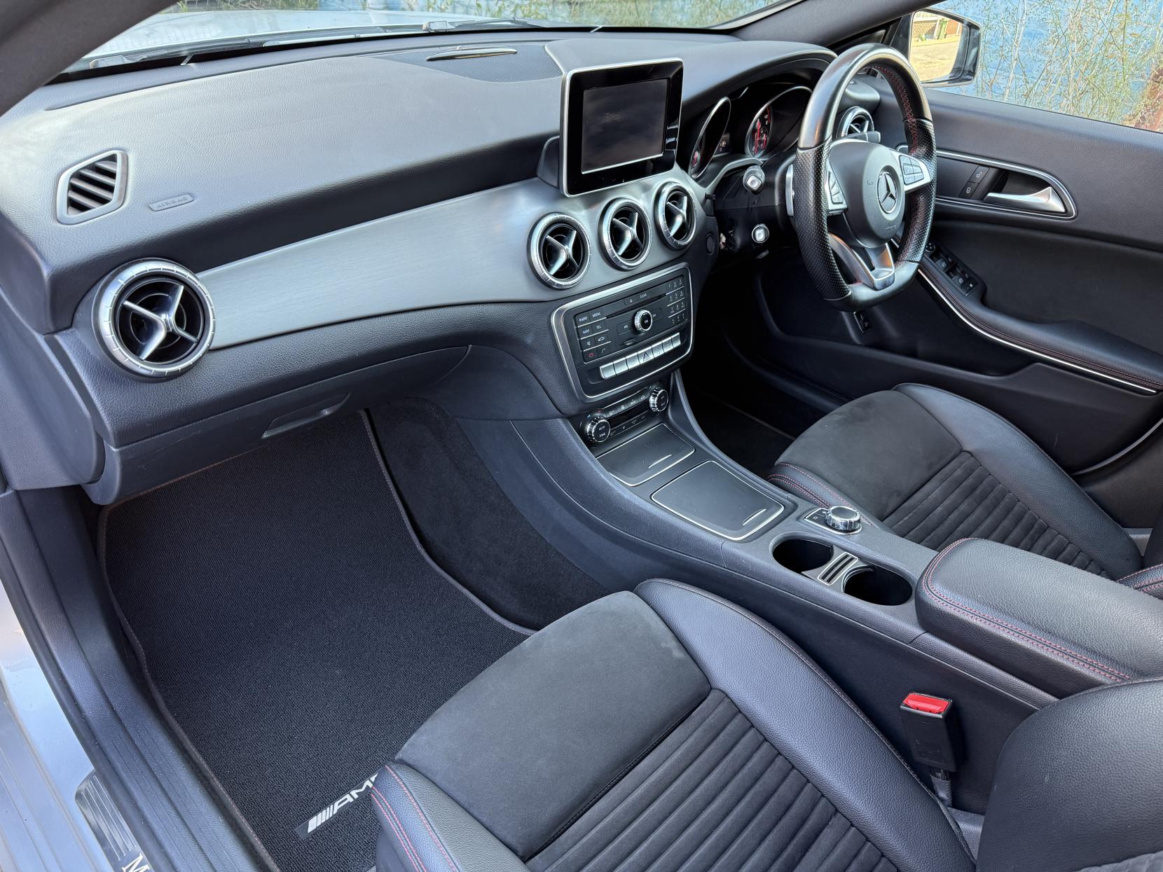 Mercedes-Benz CLA 2.1 CLA220d AMG Line Coupe 4dr Diesel 7G-DCT Euro 6 (s/s) (177 ps)