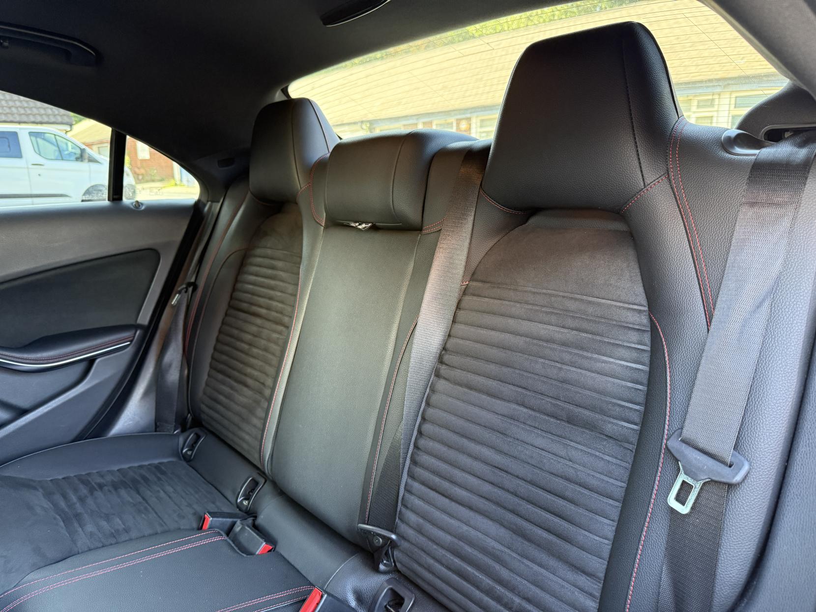Mercedes-Benz CLA 2.1 CLA220d AMG Line Coupe 4dr Diesel 7G-DCT Euro 6 (s/s) (177 ps)