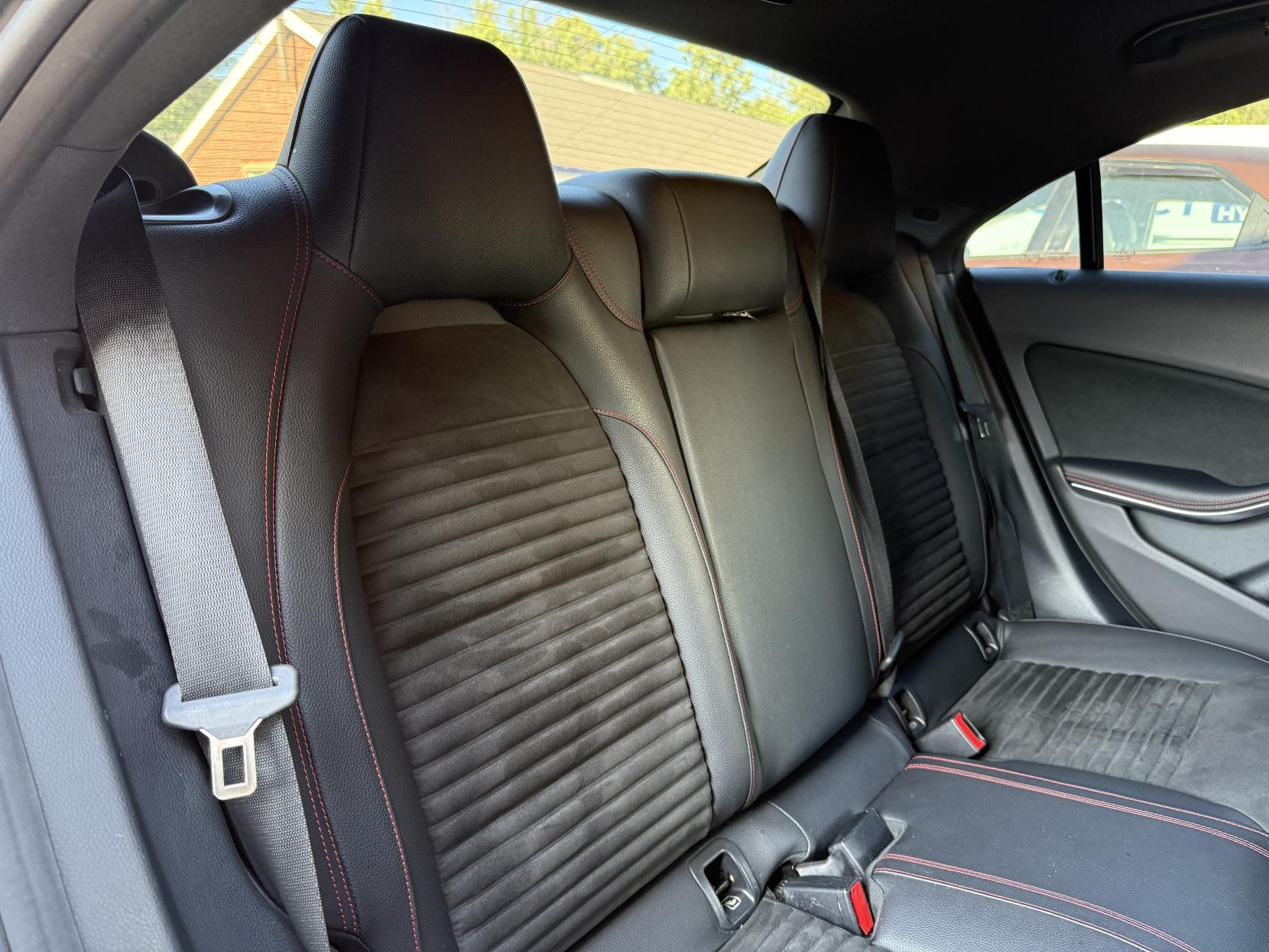 Mercedes-Benz CLA 2.1 CLA220d AMG Line Coupe 4dr Diesel 7G-DCT Euro 6 (s/s) (177 ps)