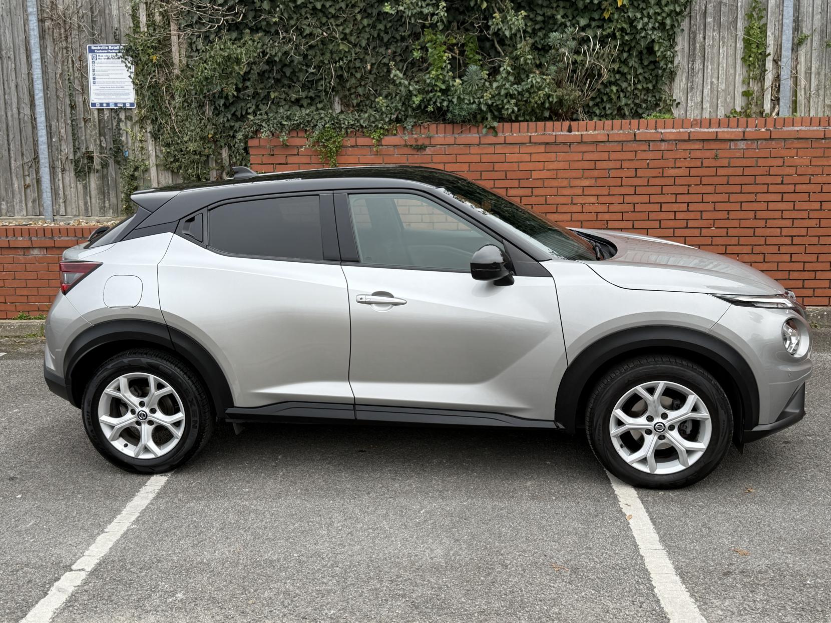 Nissan Juke 1.0 DIG-T N-Connecta SUV 5dr Petrol Manual Euro 6 (s/s) (114 ps)