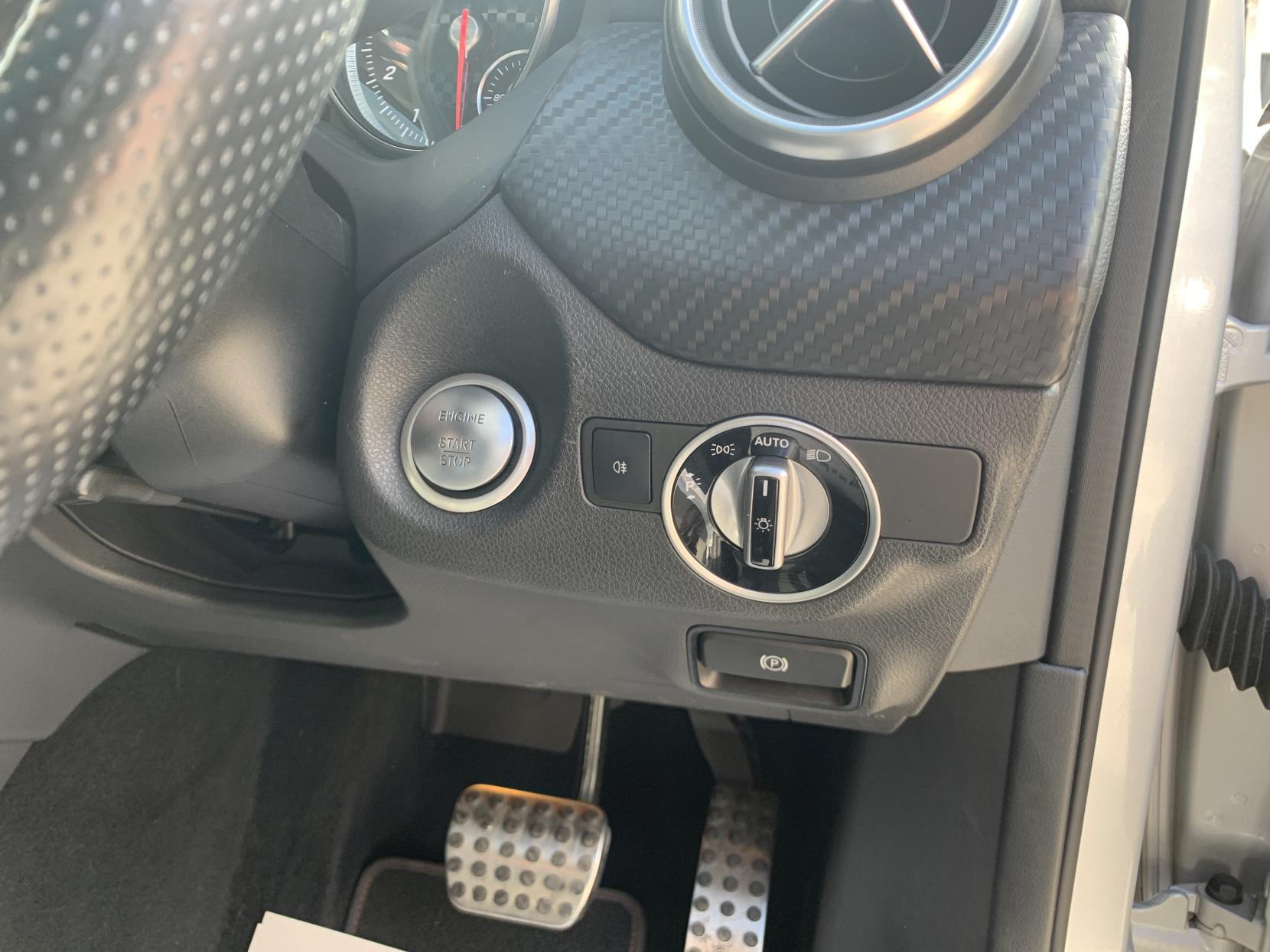 Mercedes-Benz A Class 1.6 A200 AMG Line (Premium Plus) Hatchback 5dr Petrol 7G-DCT Euro 6 (s/s) (156 ps)