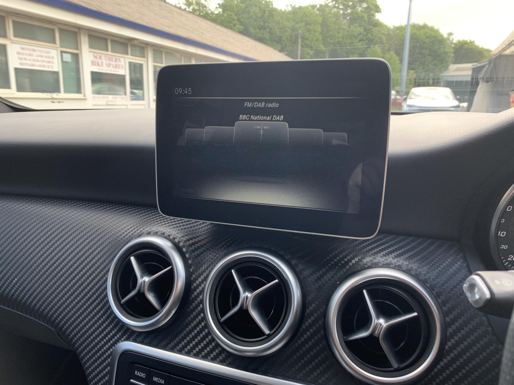 Mercedes-Benz A Class 1.6 A200 AMG Line (Premium Plus) Hatchback 5dr Petrol 7G-DCT Euro 6 (s/s) (156 ps)
