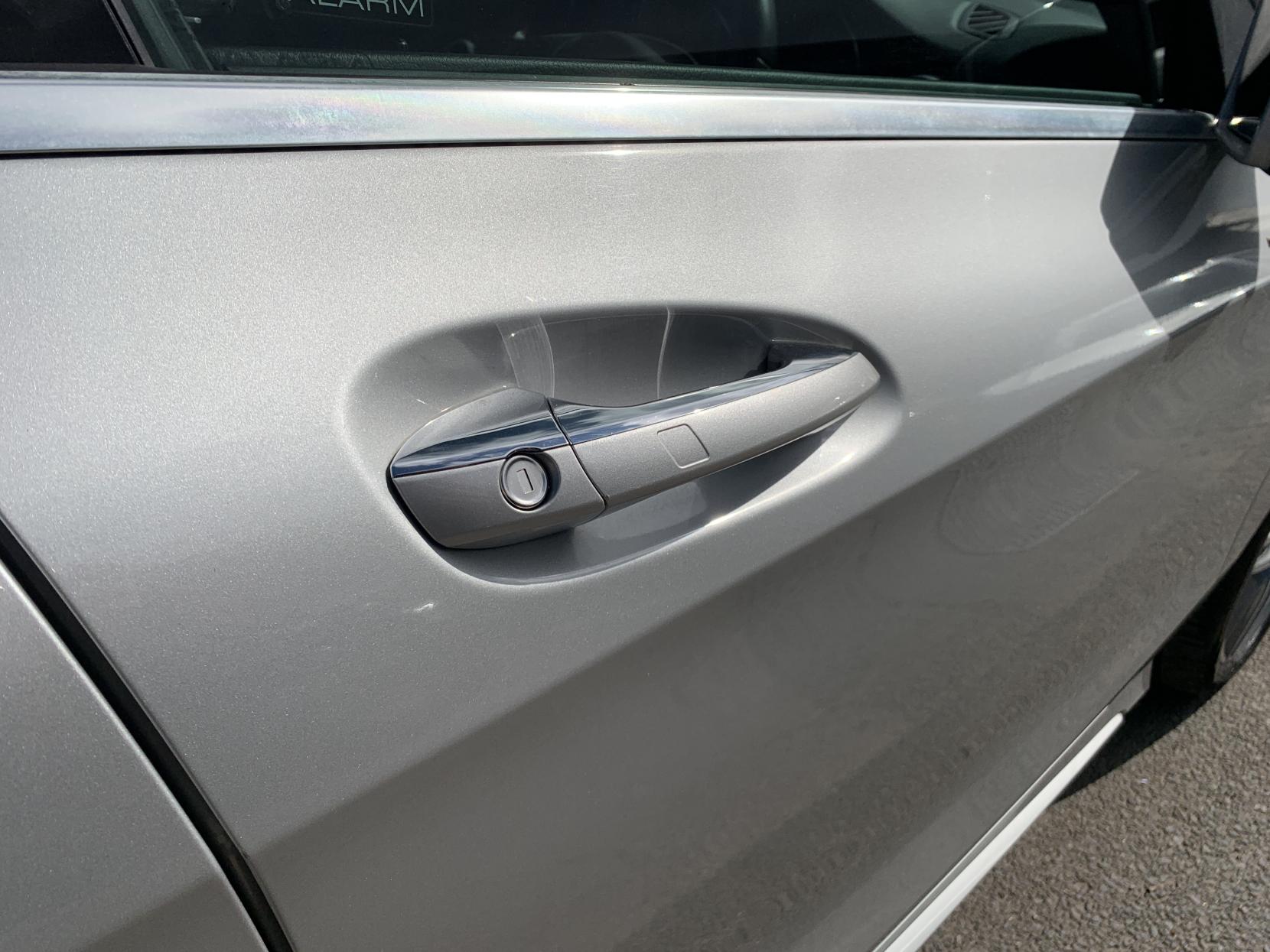 Mercedes-Benz A Class 1.6 A200 AMG Line (Premium Plus) Hatchback 5dr Petrol 7G-DCT Euro 6 (s/s) (156 ps)