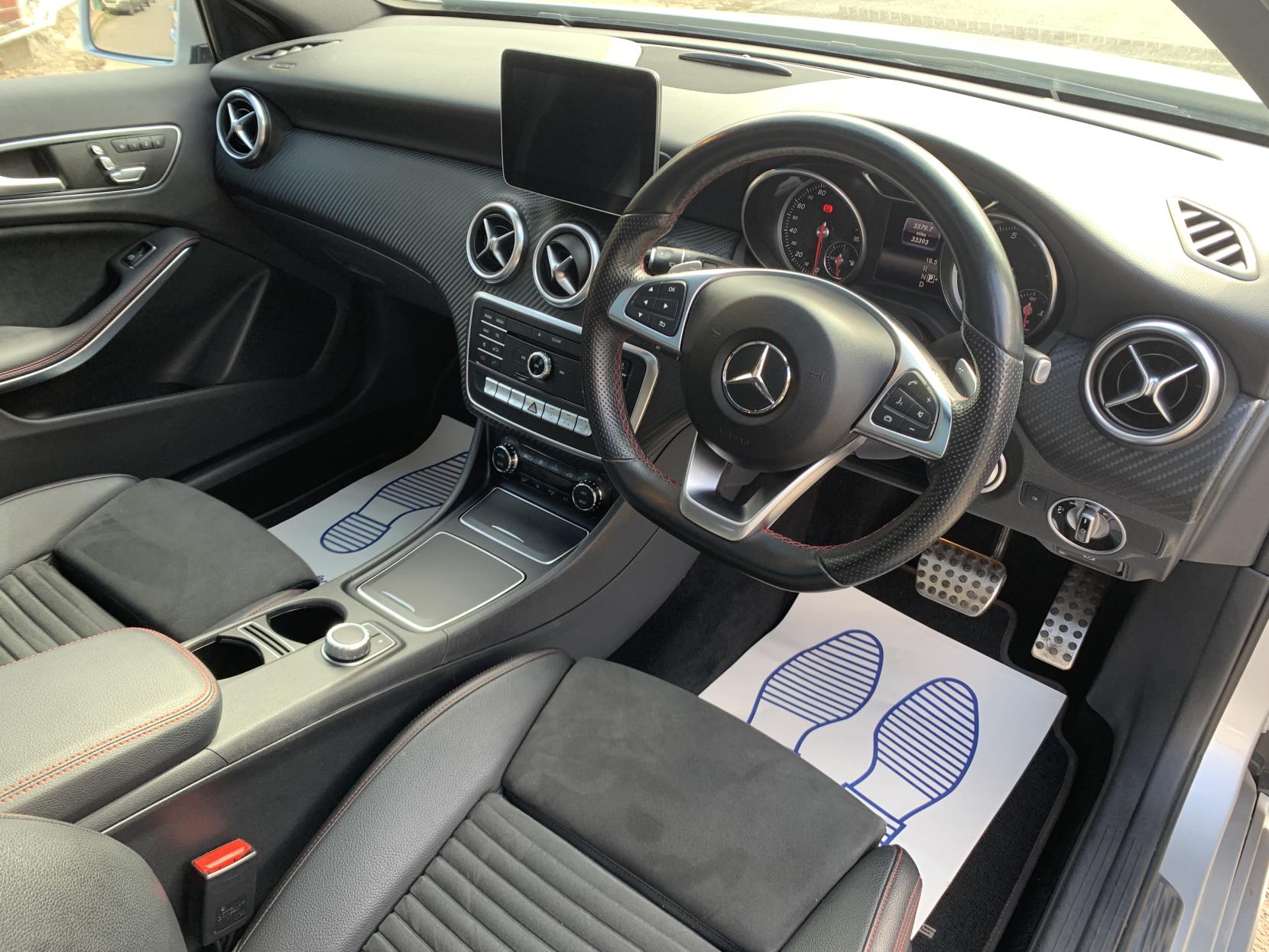 Mercedes-Benz A Class 1.6 A200 AMG Line (Premium Plus) Hatchback 5dr Petrol 7G-DCT Euro 6 (s/s) (156 ps)