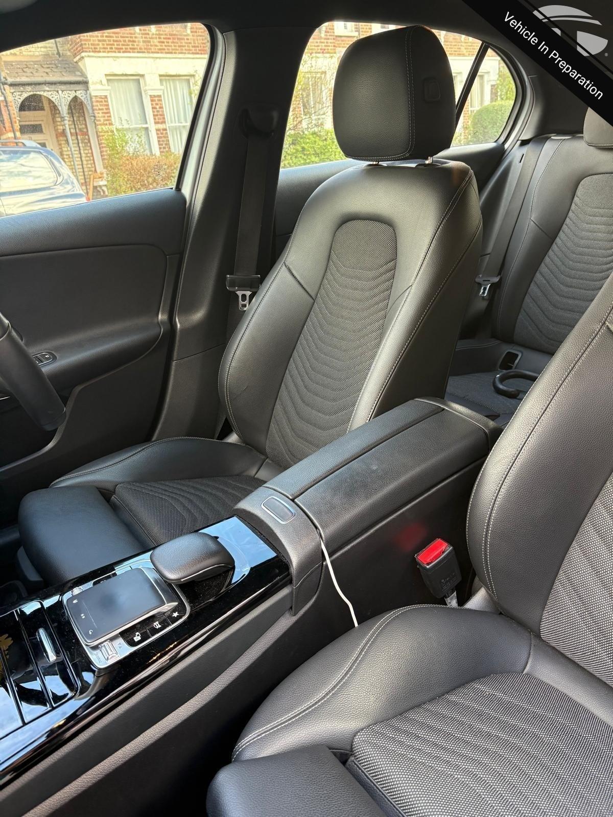 Mercedes-Benz A Class 1.5 A180d SE (Executive) Hatchback 5dr Diesel 7G-DCT Euro 6 (s/s) (116 ps)