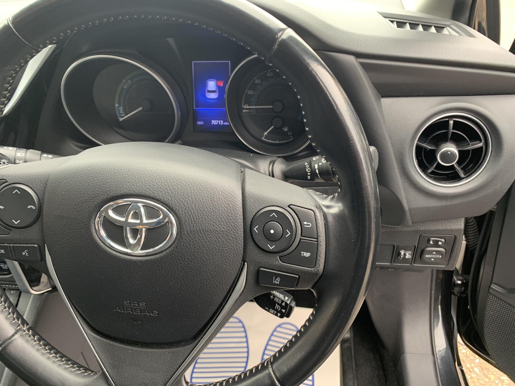 Toyota Auris 1.8 VVT-h Business Edition Hatchback 5dr Petrol Hybrid CVT Euro 6 (s/s) (Safety Sense) (136 ps)