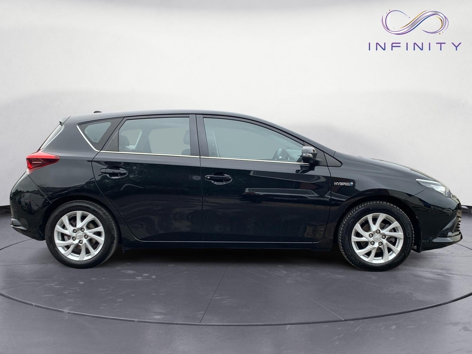 Toyota Auris 1.8 VVT-h Business Edition Hatchback 5dr Petrol Hybrid CVT Euro 6 (s/s) (Safety Sense) (136 ps)