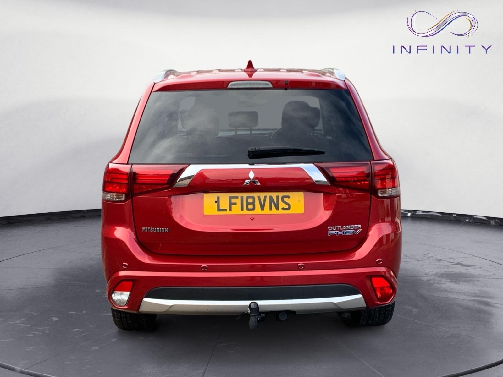 Mitsubishi Outlander 2.0h 12kWh 4hs SUV 5dr Petrol Plug-in Hybrid CVT 4WD Euro 6 (s/s) (200 ps)