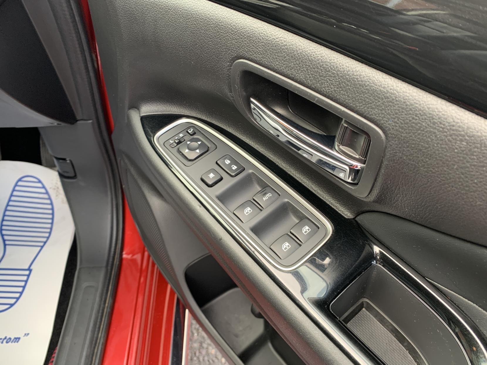 Mitsubishi Outlander 2.0h 12kWh 4hs SUV 5dr Petrol Plug-in Hybrid CVT 4WD Euro 6 (s/s) (200 ps)