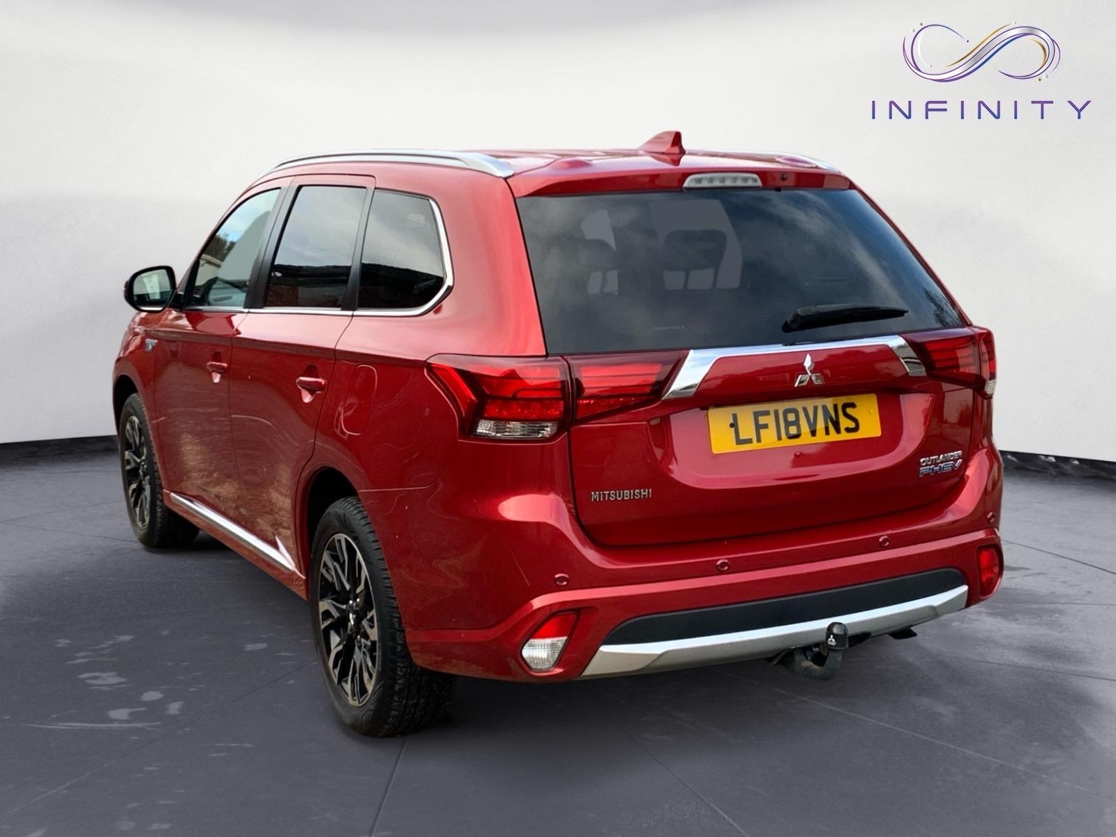 Mitsubishi Outlander 2.0h 12kWh 4hs SUV 5dr Petrol Plug-in Hybrid CVT 4WD Euro 6 (s/s) (200 ps)