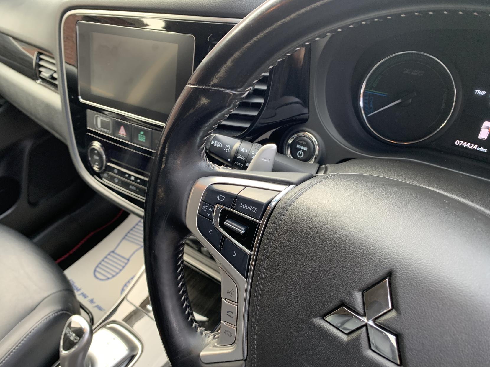 Mitsubishi Outlander 2.0h 12kWh 4hs SUV 5dr Petrol Plug-in Hybrid CVT 4WD Euro 6 (s/s) (200 ps)