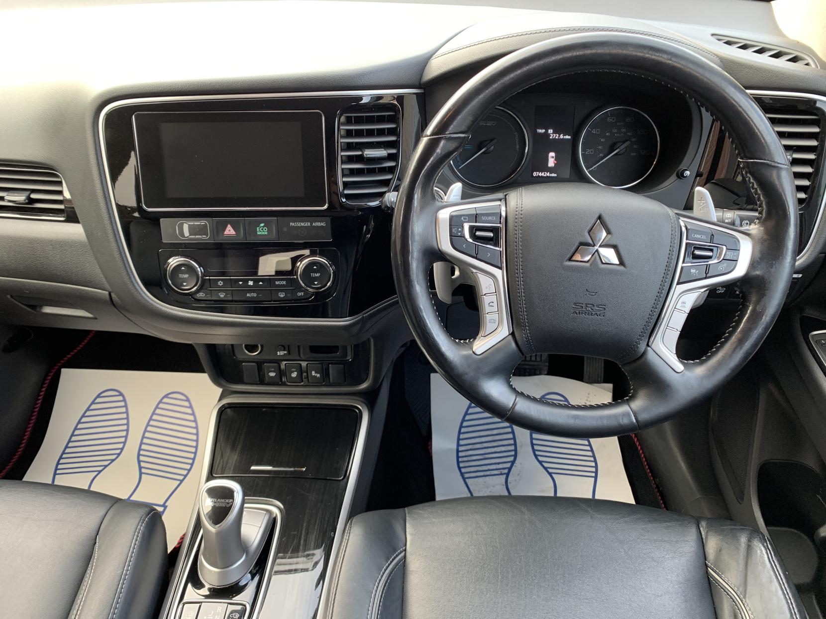 Mitsubishi Outlander 2.0h 12kWh 4hs SUV 5dr Petrol Plug-in Hybrid CVT 4WD Euro 6 (s/s) (200 ps)