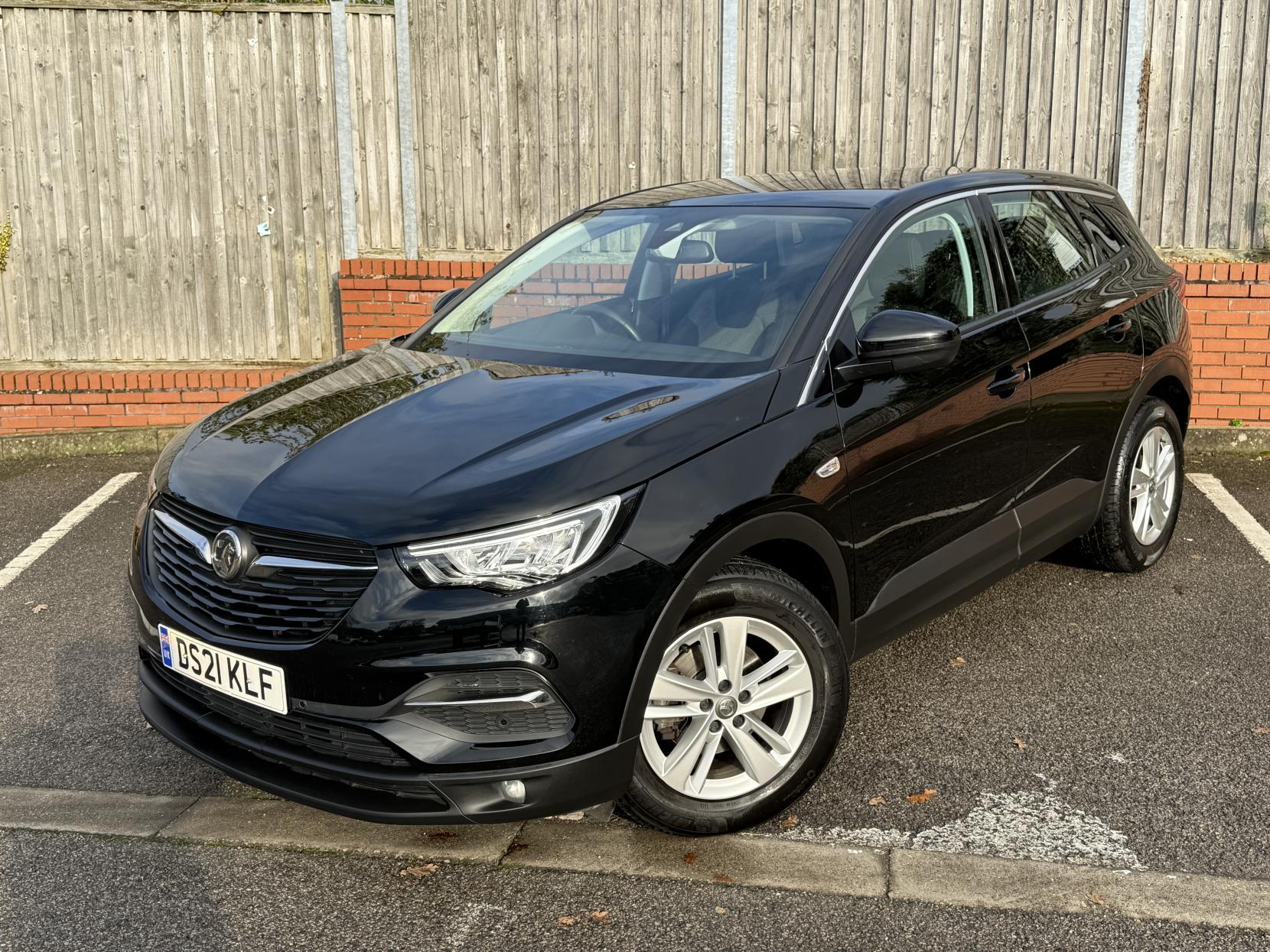 Vauxhall Grandland X 1.2 Turbo SE Premium SUV 5dr Petrol Manual Euro 6 (s/s) (130 ps)